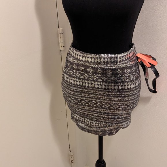 Sequin Skirt with Zipper: Siver & Grey - Picture 10 of 10